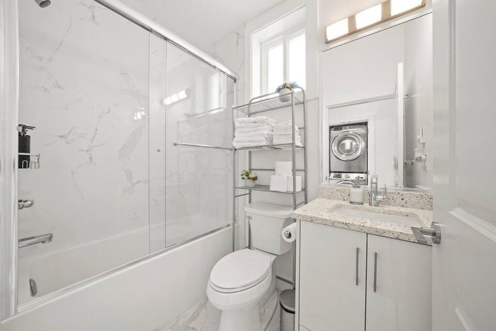 Entire New Cozy And Modern 2-Storey House Vancouver Exterior photo